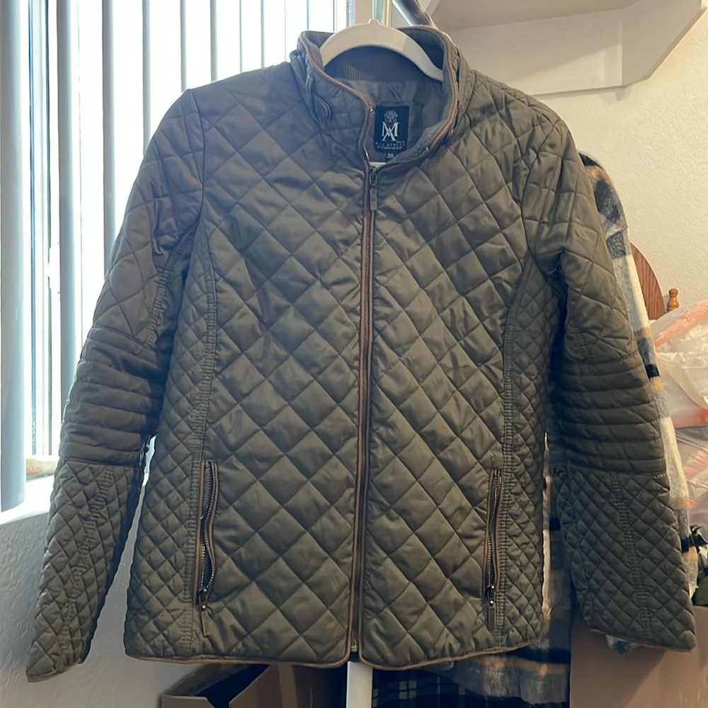 Petite Miss Ashley lightweight quilted zip jacket